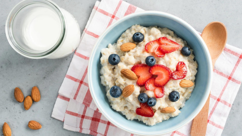 Apa itu Oatmeal: Kandungan, Manfaat, dan Cara Membuatnya